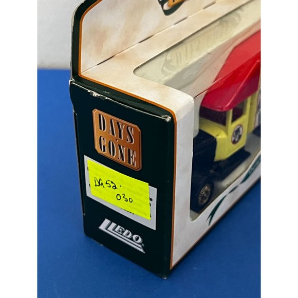 Vintage LLEDO DAYS GONE 1935 MORRIS PARCELS VAN THE BASH STREET KIDS - Picture 4 of 9